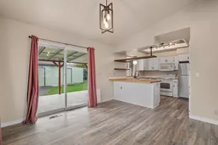 1517 Molly Ln, Grants Pass, OR 97527 - Photo 9