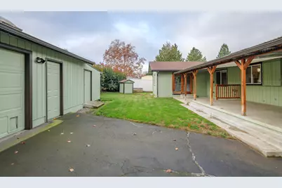 1517 Molly Lane, Grants Pass, OR 97527 - Photo 33