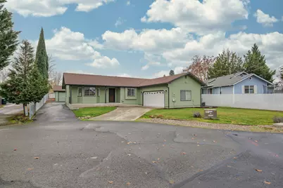 1517 Molly Lane, Grants Pass, OR 97527 - Photo 3