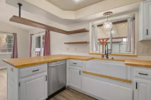 1517 Molly Ln, Grants Pass, OR 97527 - Photo 13