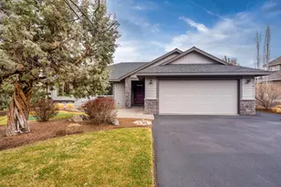 10064 Juniper Glen Cir, Redmond, OR 97756 - Photo 3