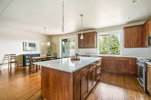 10064 Juniper Glen Cir, Redmond, OR 97756 - Photo 11