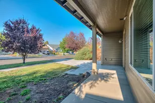 2224 NE Indigo Ln, Bend, OR 97701 - Photo 3