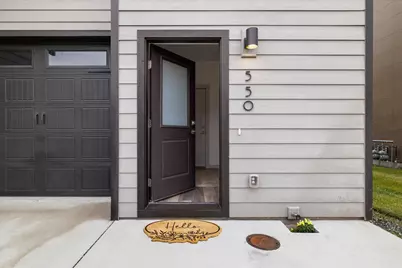 550 NW 28th Court, Redmond, OR 97756 - Photo 3