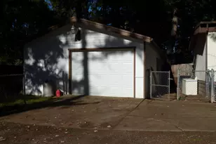 508 Bumblebee Ln, Cave Junction, OR 97523 - Photo 17