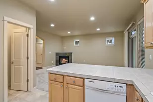 63020 NE Amherst Pl, Bend, OR 97701 - Photo 17