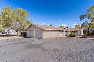 1212 SW 18th St, Redmond, OR 97756 - Photo 11