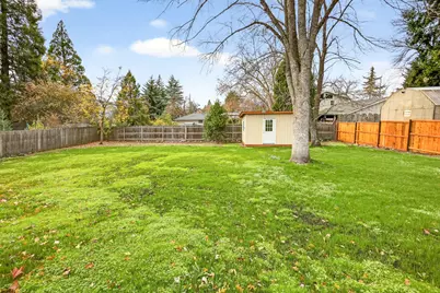 525 Barnes Avenue, Medford, OR 97504 - Photo 33