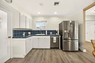 525 Barnes Ave, Medford, OR 97504 - Photo 11