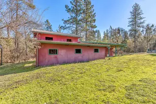 1956 E Fork Rd, Williams, OR 97544 - Photo 31