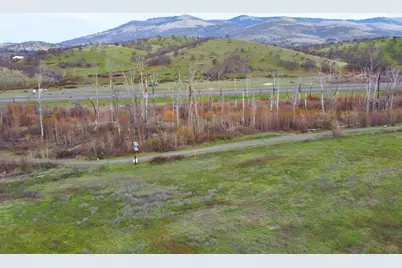 4729 S Pacific Highway #UNIT 12, Phoenix, OR 97535 - Photo 23