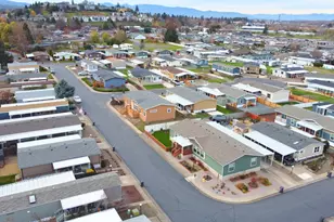 4729 S Pacific Hwy, Phoenix, OR 97535 - Photo 21