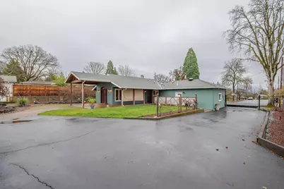 300 NE Mead Street, Grants Pass, OR 97526 - Photo 41