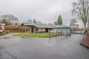 300 NE Mead St, Grants Pass, OR 97526 - Photo 41