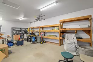 300 NE Mead St, Grants Pass, OR 97526 - Photo 45