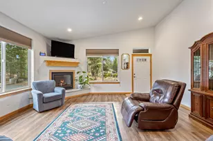 15924 Jackpine Rd, La Pine, OR 97739 - Photo 9