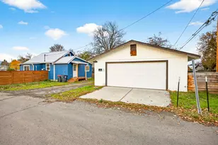 16 Quince St, Medford, OR 97501 - Photo 13