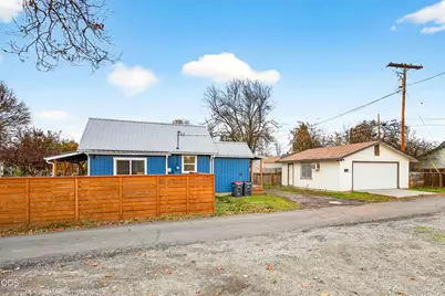 16 Quince Street, Medford, OR 97501 - Photo 3