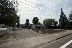 2076 Roberts Rd, Medford, OR 97504 - Photo 17