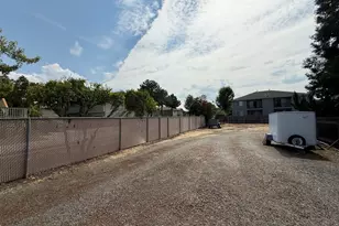 2076 Roberts Rd, Medford, OR 97504 - Photo 3