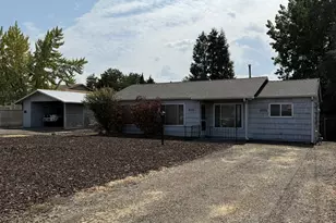 2076 Roberts Rd, Medford, OR 97504 - Photo 1