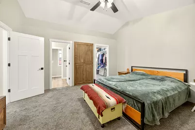 1870 SW Mistybrook Drive, Grants Pass, OR 97527 - Photo 9