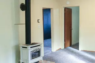 1975 Spring St, Medford, OR 97504 - Photo 5