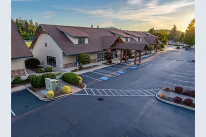 1879 Williams Highway, Grants Pass, OR 97527 - Photo 11