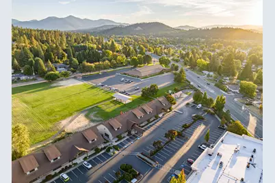 1879 Williams Highway, Grants Pass, OR 97527 - Photo 9