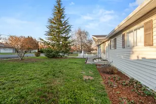 1627 Southgate Way, Grants Pass, OR 97527 - Photo 5