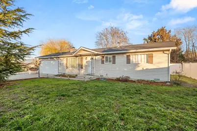 1627 Southgate Way, Grants Pass, OR 97527 - Photo 1