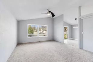 959 Westrop Dr, Central Point, OR 97502 - Photo 15