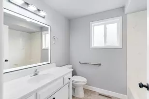 959 Westrop Dr, Central Point, OR 97502 - Photo 23