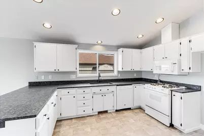 959 Westrop Drive, Central Point, OR 97502 - Photo 7