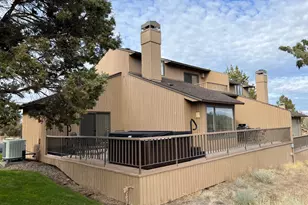 2400 Snowgoose Dr, Redmond, OR 97756 - Photo 3