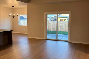 3715 Ford Dr, Medford, OR 97504 - Photo 11