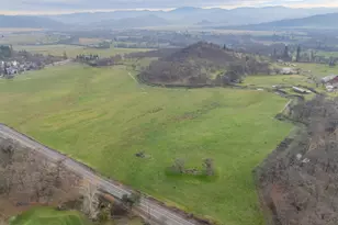 210 Bogey Ln, Eagle Point, OR 97524 - Photo 49