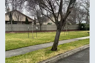 3126 Alameda Street #202, Medford, OR 97504 - Photo 29