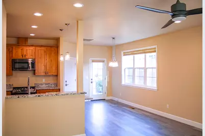 237 Willow Way, Talent, OR 97540 - Photo 3