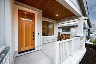 62667 NW McClain Dr, Bend, OR 97703 - Photo 3