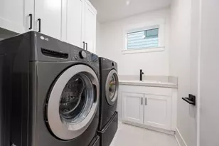 62667 NW McClain Dr, Bend, OR 97703 - Photo 25