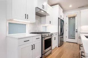 62667 NW McClain Dr, Bend, OR 97703 - Photo 9