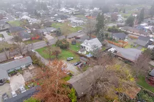 1848 Cloverlawn Dr, Grants Pass, OR 97527 - Photo 39