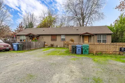 1848 Cloverlawn Drive, Grants Pass, OR 97527 - Photo 1