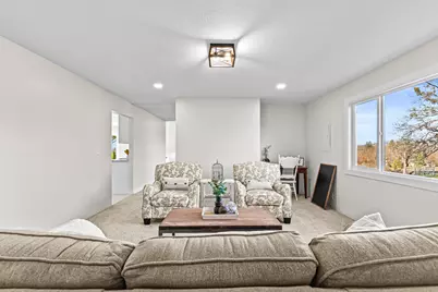 885 Mountain View Drive, Eagle Point, OR 97524 - Photo 11