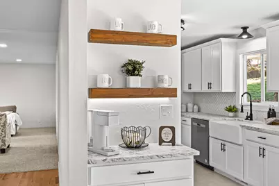 885 Mountain View Drive, Eagle Point, OR 97524 - Photo 19