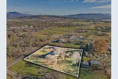 885 Mountain View Drive, Eagle Point, OR 97524 - Photo 47