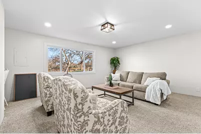 885 Mountain View Drive, Eagle Point, OR 97524 - Photo 9