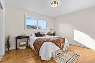 885 Mountain View Dr, Eagle Point, OR 97524 - Photo 29