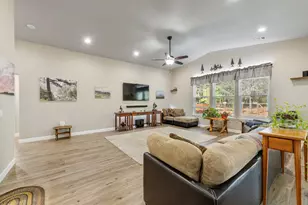 371 Cedar Ridge Dr, Cave Junction, OR 97523 - Photo 9